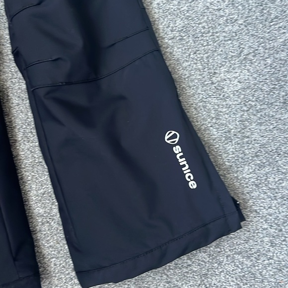 ⛷️Sunice Ski pants! 🎿 - Picture 2 of 11